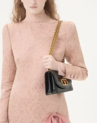 Çiçek Desenli Matelassé Kısa Elbise