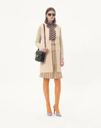 Le Chien De La Maison Nakışlı Kazak