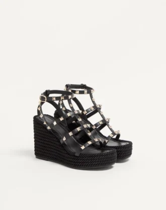 Rockstud Ayak Bileği Kayışlı Kambur Deri Topuklu Sandal 95 Mm