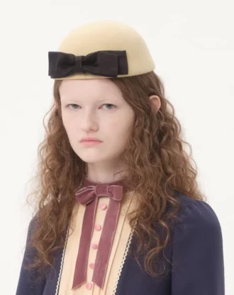 Saten Fiyonklu Lapin Kumaştan Vlogo Signature Şapka