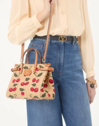 Valentino Garavani Antibes Küçük Alışveriş Çantası, Jakarlı Rafya, Cherryfic Desenli