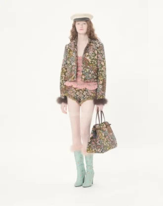 Valentino Garavani Antibes orta boy alışveriş çantası, Apres L’Hiver jakarlı kumaştan üretilmiştir.